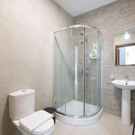 Beautiful, With Amenities & Wifi By 360 Estates *